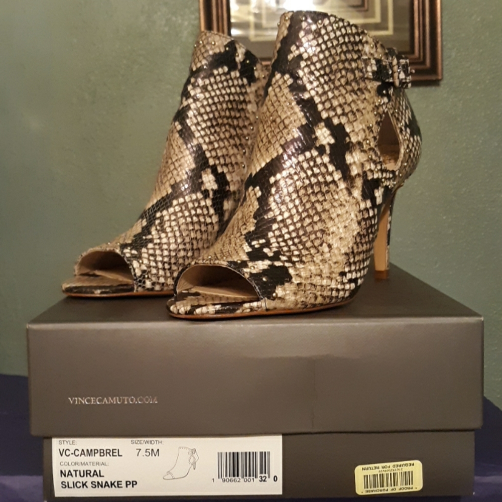 Vince Camuto ...(Shoes - Picture 3 of 6